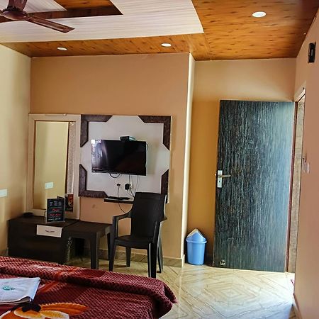 Oak Wood Homestay Banikhet Dalhousie Exterior photo