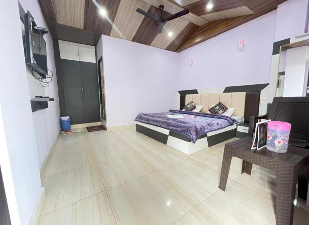 Oak Wood Homestay Banikhet Dalhousie Exterior photo